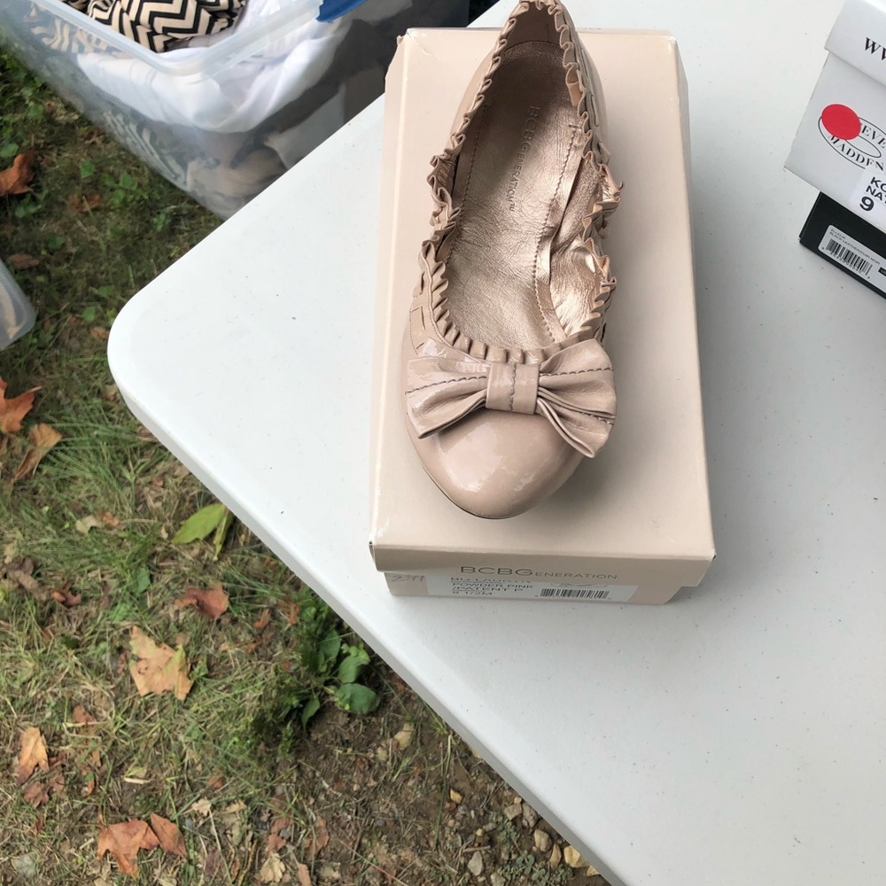 BCBG BLUSH FLATS